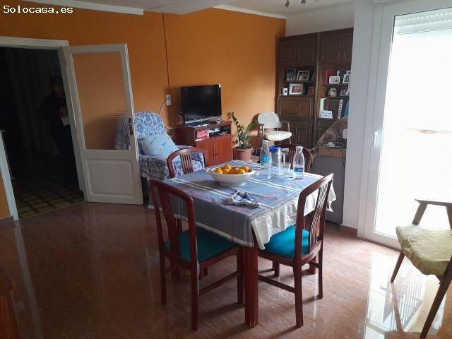OPORTUNIDA GRAN CASA DE PUEBLO CON VIVIENDA UNIFAMILIAR Y NAV ES ANEXAS