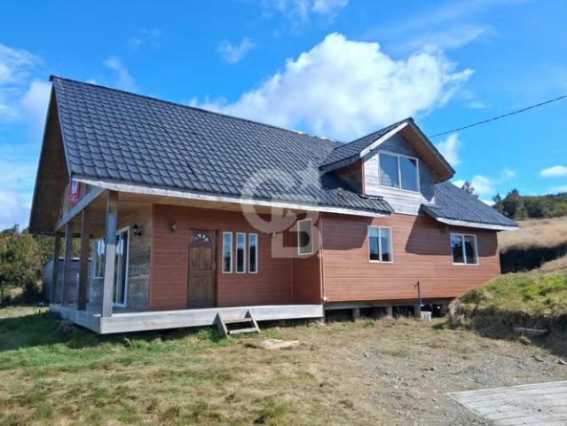 ¡Oportunidad 2 parcelas con casa, sector curanue, quellón! 4 dormitorios por 270000. 00 en Quellón