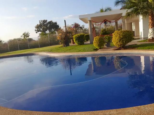 OPORTUNIDAD, TU NUEVO HOGAR EN CHAPALA: CASA AMUEBLADA EN VILLAS LAS PERGOLAS CON VISTA AL LAGO