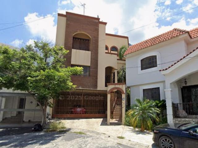 OPORTUNIDAD única 5 recámaras + 420 m² en Pedregal La Silla a MITAD DE PRECIO J.H