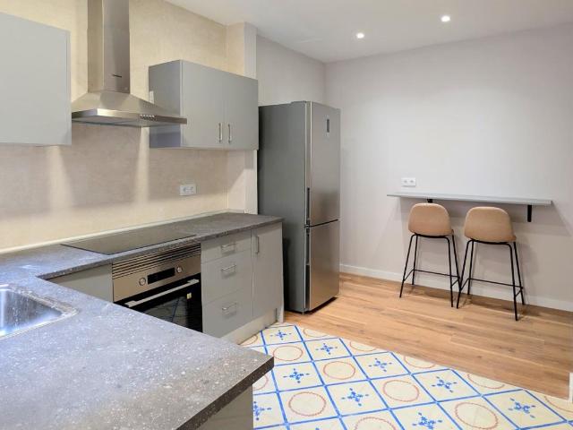 ¡OPORTUNIDAD ÚNICA, ZONA CORAZÓN DE JESÚS, PISO TOTALMENTE REFORMADO, 3 DORMITORIOS, 1 BAÑO, TERRAZA 25 m² Y ENTRADA INDEPENDIENTE!