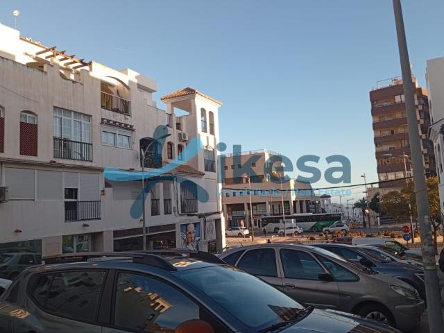 Oportunidad Única: Amplio Apartamento en Aguadulce, Almería