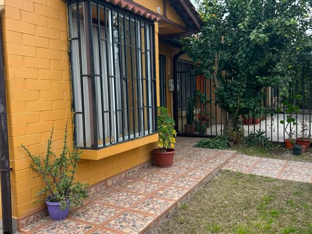 Oportunidad única! Amplia casa de 3 dormitorios y 2 baños