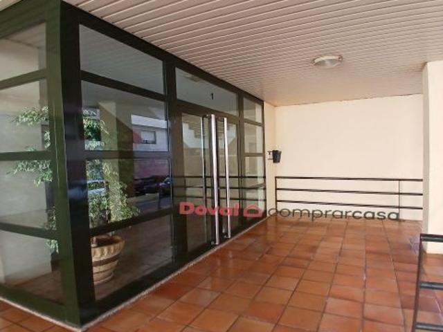 Oportunidad única: apartamento moderno en zona peatonal de O Calvario