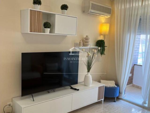¡Oportunidad Única! Apartamento Recientemente Reformado en Primera Línea de Playa