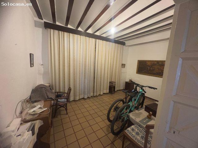 OPORTUNIDAD ÚNICA: CASA DE DOS PLANTAS CON PATIO Y POZO EN BUJALANCE