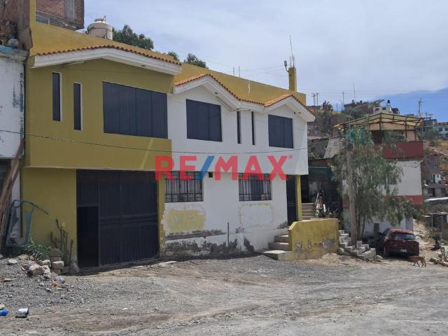 Oportunidad Unica! Casa De 2 Pisos En Venta, 136 M2, En Paucarpata, Arequipa
