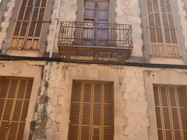 Oportunidad única de edificio completo/adosado de 5 plantas. 860m² Montuiri