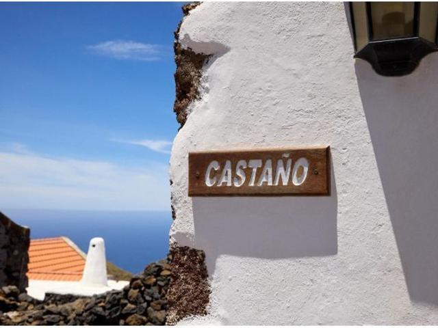 ? Oportunidad Única de Inversión: Complejo de Turismo Rural con 5 Casas en El Hierro