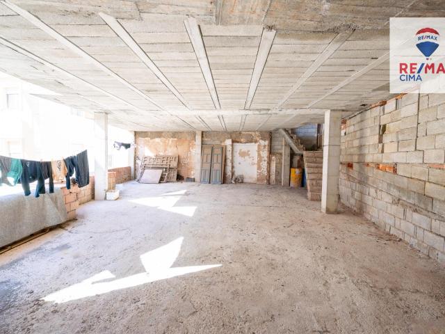 Oportunidad única de inversión en Zújar 2 pisos en construccion y 2 pisos para reforma