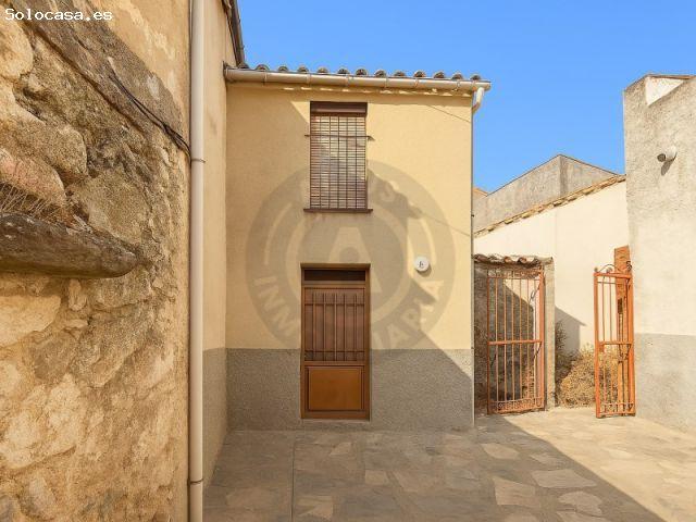 ¡Oportunidad única!. Edificio de 2 plantas con horno de pan artesanal y corral