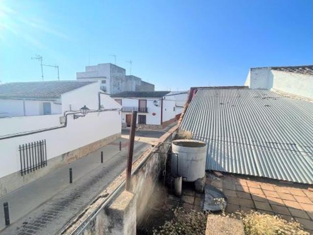 ? ¡Oportunidad Única en Alcolea del Río! Vivienda Esquinera a Precio Increíble ?