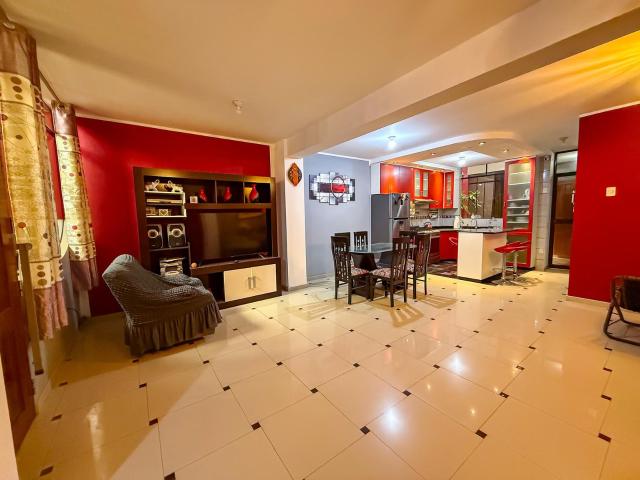 AMPLIA CASA DE 3 PISOS | 7 DORMITORIOS CON BAÑO | SAN ANTONIO DE CARABAYLLO