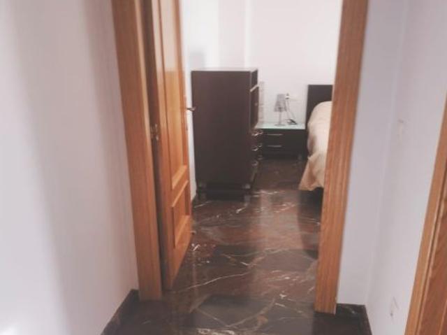 ¡Oportunidad única en Catarroja! Ático dúplex amplio con opción a 4 habitaciones y garaje incluido