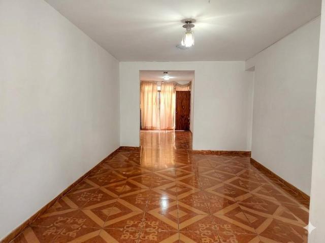 Oportunidad Única En El Agustino – Casa Con Proyección A 4 Pisos