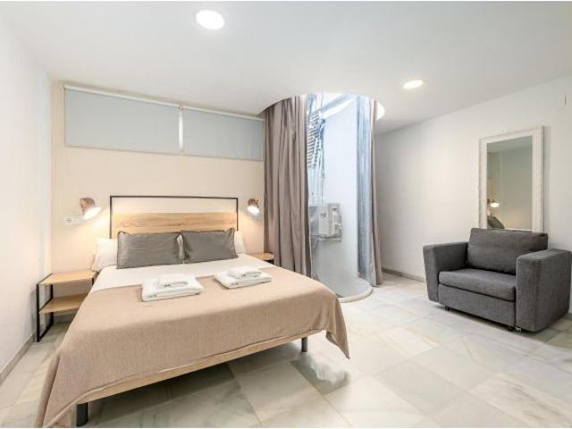 Oportunidad Única en La Carihuela: Planta Baja Renovada a Pasos del Mar ?✨