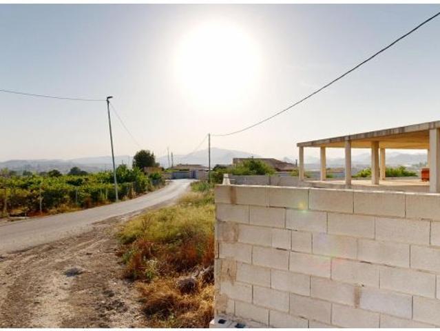 OPORTUNIDAD ÚNICA EN LORQUÍ. CHALET EN CONTRUCCIÓN CON 8.000m2 DE TERRENO Y ÁRBOLES FRUTALES
