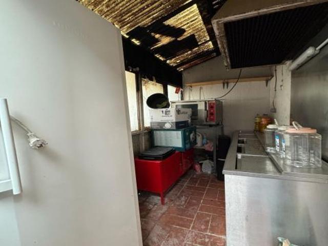 Oportunidad Única en Òdena: Vivienda en planta baja, actualmente bar, con patio y posibilidad de rem