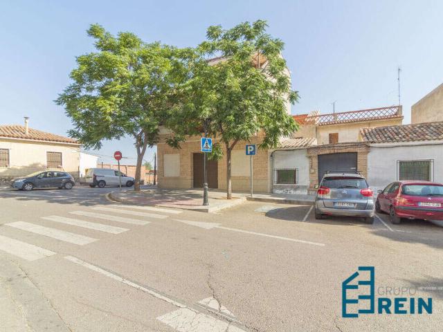 OPORTUNIDAD ÚNICA EN PLENA PLAZA DE ESPAÑA DE YUNCLER! CON 332 m² DE PARCELA