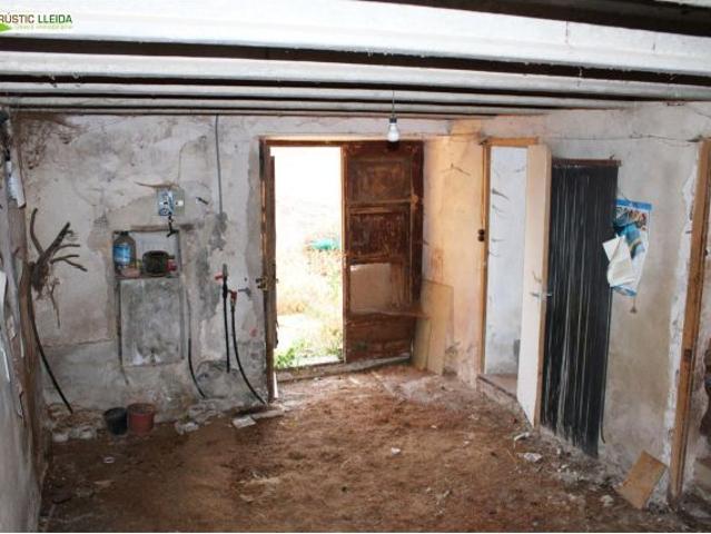 ¡OPORTUNIDAD ÚNICA EN RAURIC! Casa de piedra con gran potencial de rehabilitación
