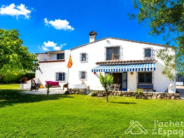 ¡Oportunidad Única! Encantadora Casa con piscina y amplia parcela de 4000 m2