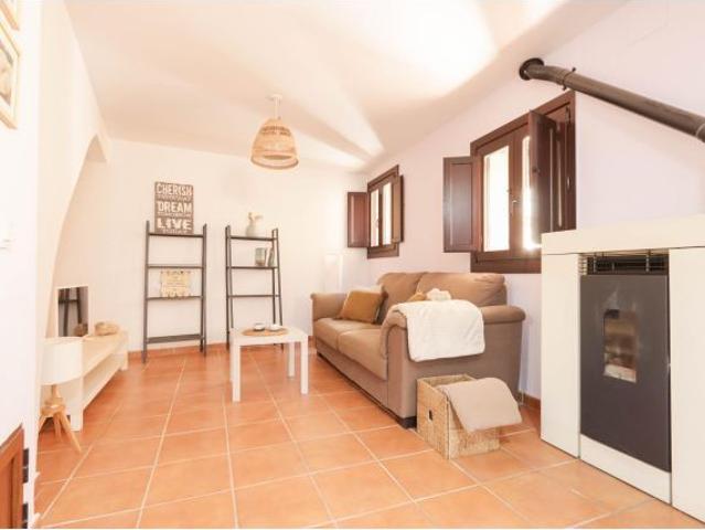 OPORTUNIDAD ÚNICA: ESPECTACULAR CASITA CON ENCANTO EN ADEMUZ CENTRO