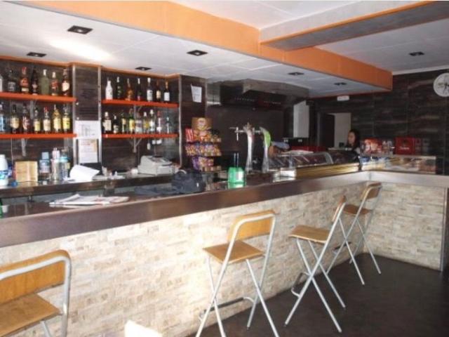 Oportunidad única para tener tu propio bar restaurante en pl. 100m² El Prat de Llobregat