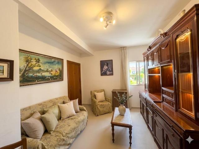 ¡Oportunidad Única! Piso con Patio y Terraza a 1 min del Metro Carabanchel Alto