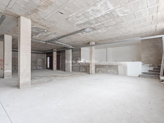 ¡Oportunidad única! Se vende un local comercial en el corazó. 350m² Playa San Juan