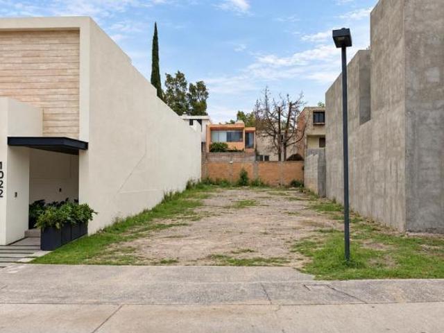 OPORTUNIDAD! Venta de Terreno Residencial en Fracc Villantigua SLP