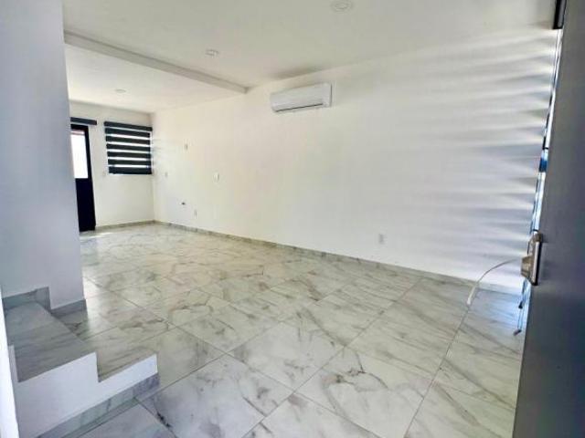 Oportunidad! Venta de amplia casa en única ubicación, a sólo 10 minutos de las playas de Bucerias