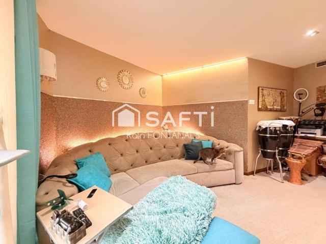 Exclusiva vivienda con terraza, dos plazas de garaje y dos trasteros en Pontevedra