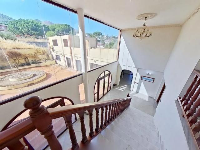 ¡OPORTUNIDAD! ALQUILER DE MAGNÍFICO CHALET CON USO DISTINTO A VIVIENDA IDEAL PARA NEGOCIOS
