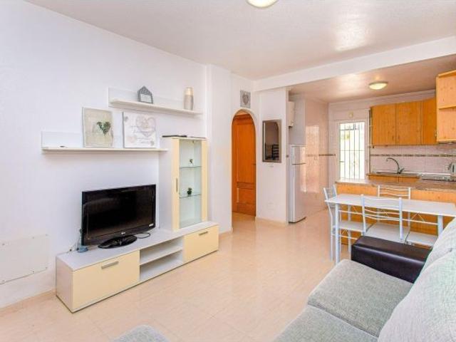 OPORTUNIDAD ! BUNGALOW EN PLANTA BAJA EN VILLAMARTIN: 2 HAB, 1 BAÑO, 2 TERRAZAS, GARAJE Y TRASTER