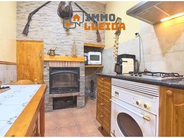 OPORTUNIDAD Casa adosada en Ivars de Noguera