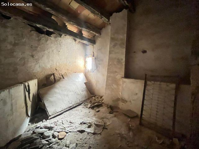 Oportunidad! Casa con encanto para rehabilitar totalmente en Rocafort de Queralt, relajate en ent