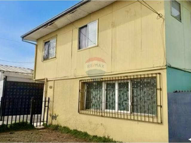 Oportunidad! Casa con gran espacio de bodegaje | 4 dormitorios por 6990.00 en Pedro Aguirre Cerda