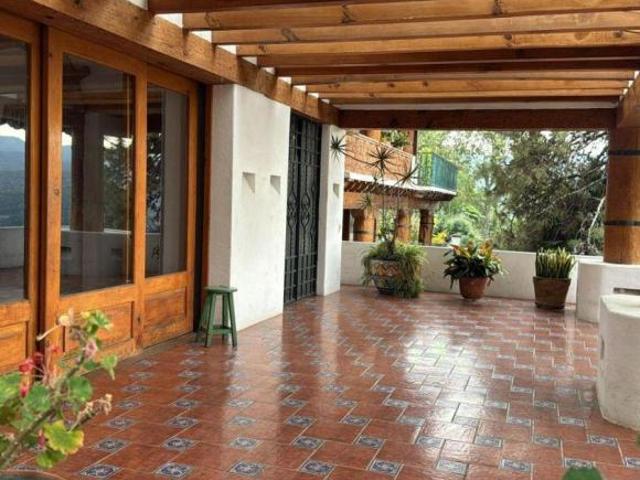 OPORTUNIDAD.CASA CON MUCHO ENCANTO. VALLE DE BRAVO