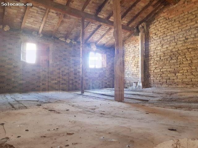 Oportunidad, casa de bajos más 2 plantas en Zarraton