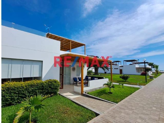 Oportunidad: Casa De Playa Remodelada Condominio Playa Azul