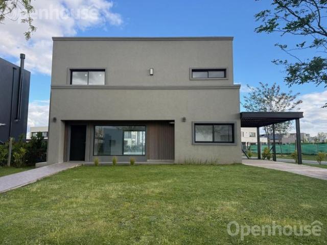 OPORTUNIDAD! Casa en BARRIO SAN PABLO CON PISCINA!