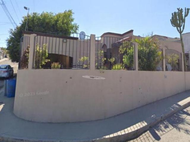 ¡OPORTUNIDAD! Casa en Ensenada Mar de Ensenada: Zona Segura, Clima Mediterráneo y Puerta al Valle