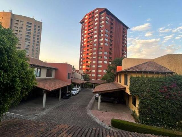 OPORTUNIDAD CASA EN LA LOMA SANTA FE, CON HERMOSO JARDIN