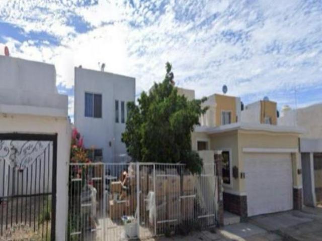 ¡OPORTUNIDAD! Casa en La Paz Paraíso del Sol: Zona Segura, Universitaria y a 15 min del Malecón