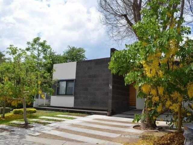 OPORTUNIDAD CASA EN LAS CAÑADAS ZAPOPAN