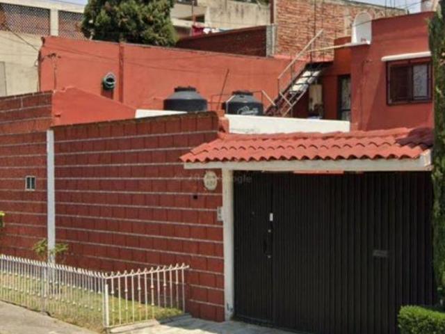 Oportunidad Casa en Remate en Calle Lesina, Col. Lomas Estrella, Iztapalapa. CDMX