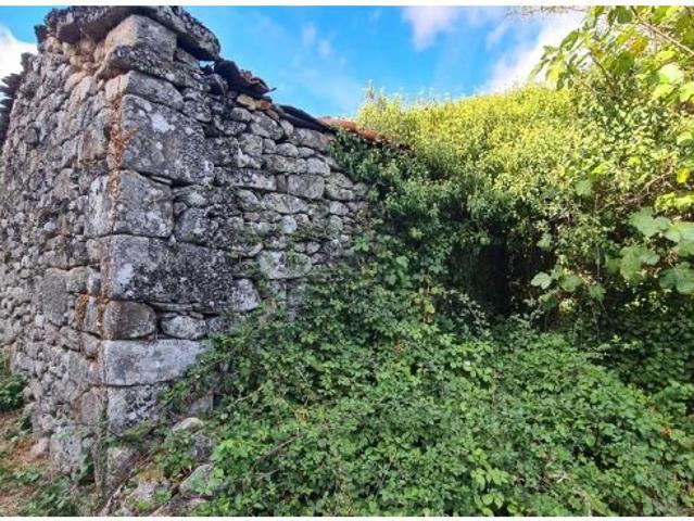 OPORTUNIDAD! CASA EN VENTA CON TERRENO PARA REFORMAR EN NOGUEIRA DE RAMUIN!