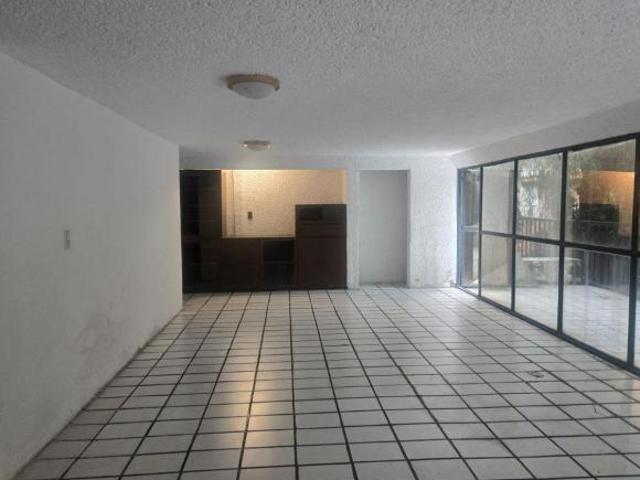 OPORTUNIDAD Casa en venta dentro de Privada con vigilancia en Desierto de los Leones Tizampampano