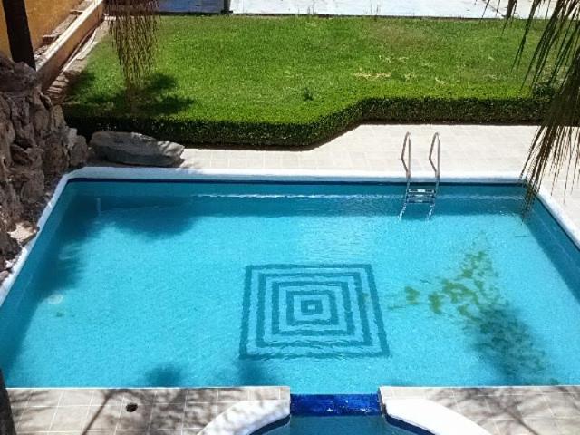 ¡Oportunidad! Casa en venta en Fraccionamiento Los Sauces, Tlajomulco. Frente a la Calera $6'500,000