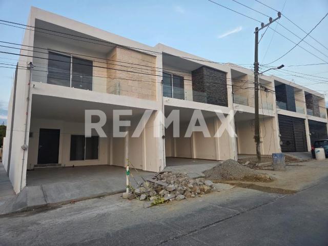 ¡OPORTUNIDAD! CASA EN VENTA EN LOMA DEL GALLO